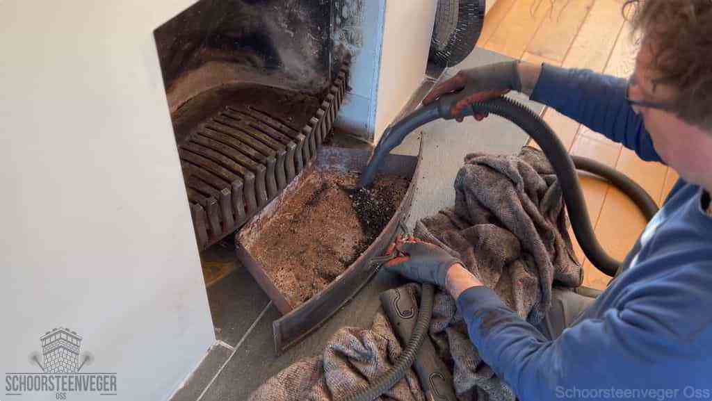 Prijs schoorsteenvegen Oss schouw reinigen Prijs schoorsteenvegen Oss schouw reinigen